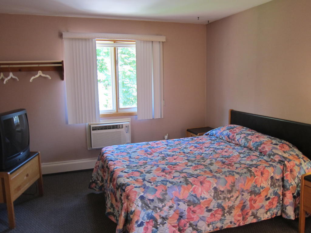 Shine Motel Summerside Room photo