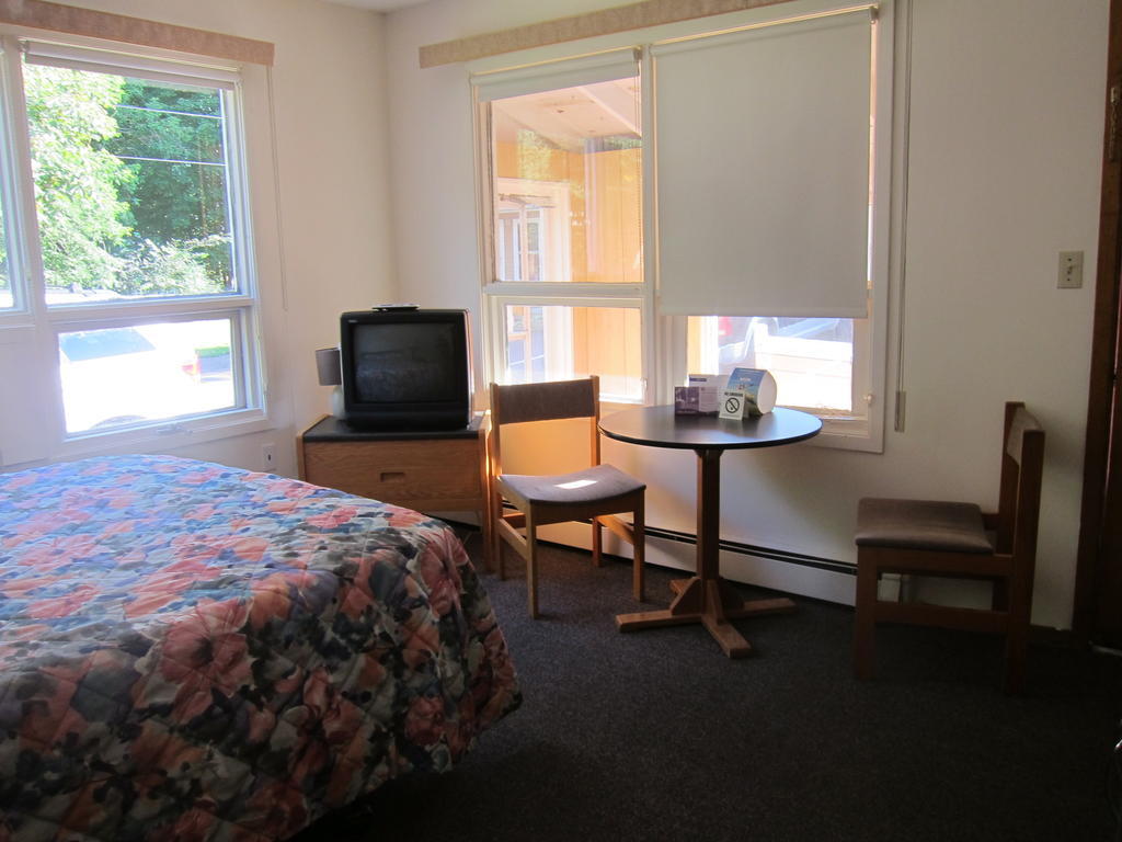 Shine Motel Summerside Room photo