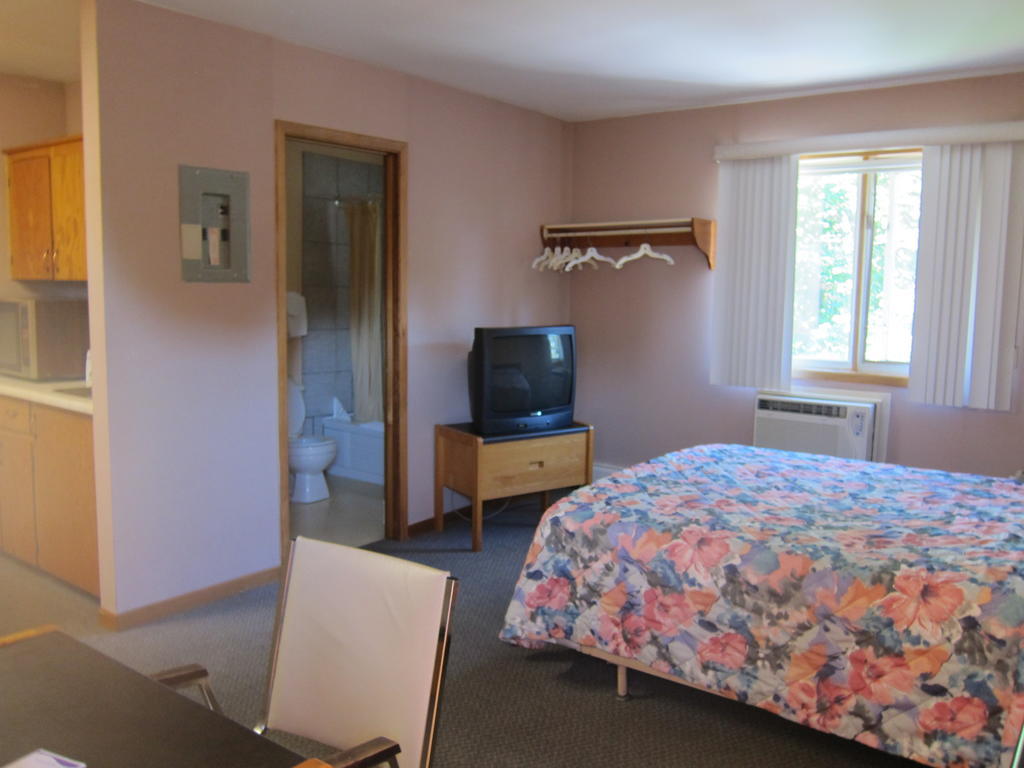 Shine Motel Summerside Room photo